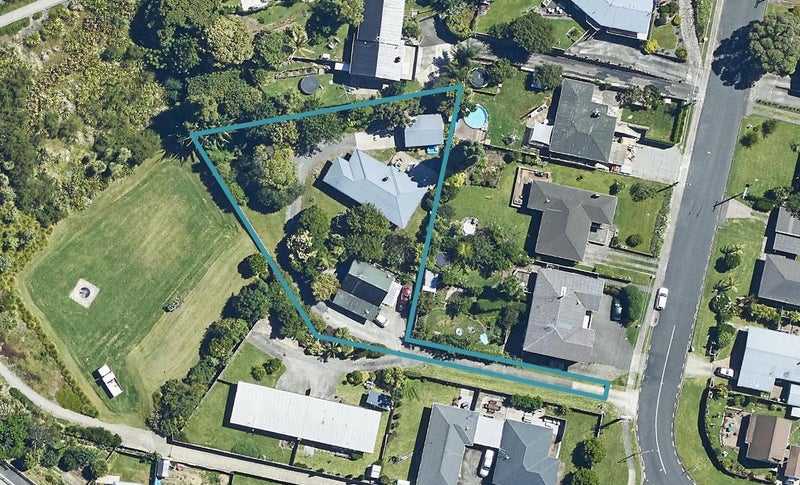 14 Landscape Road, Otumoetai, Tauranga - Carousel 1