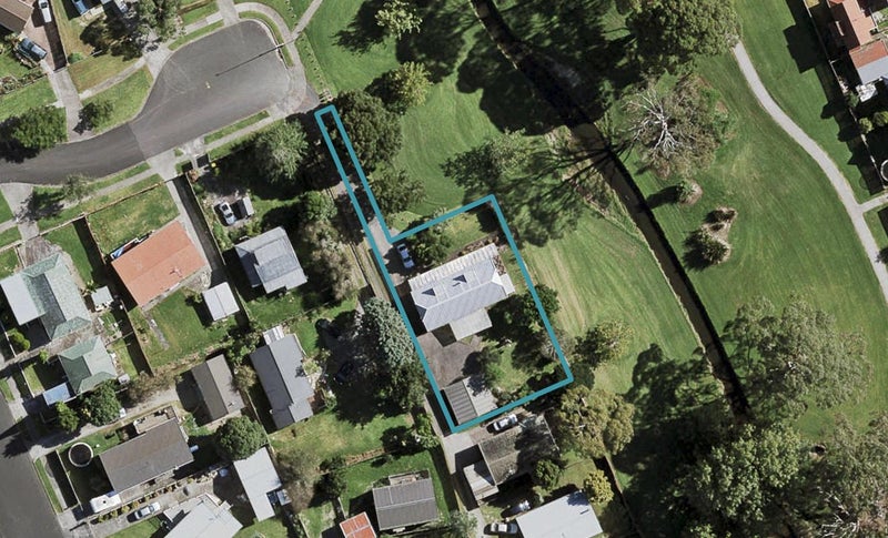 11 Topaz Place, Wiri, Auckland - Carousel 1