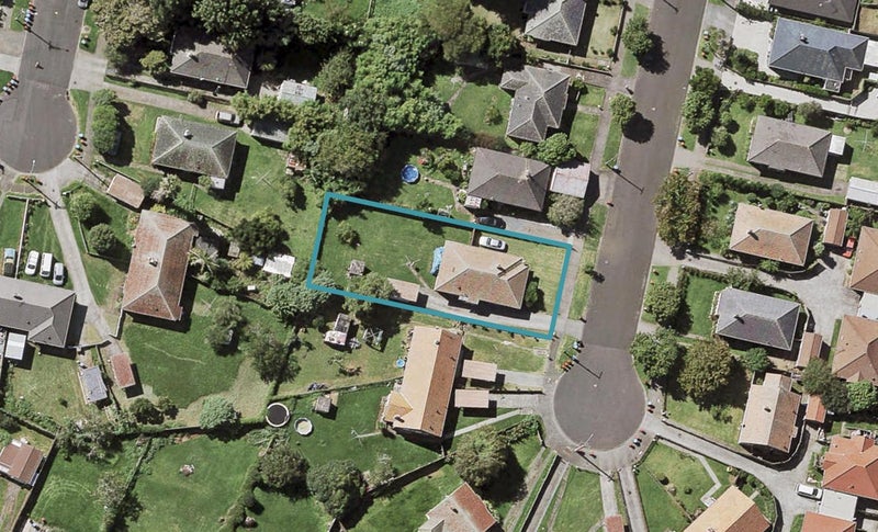 33 Holland Avenue, Point England, Auckland - Carousel 1