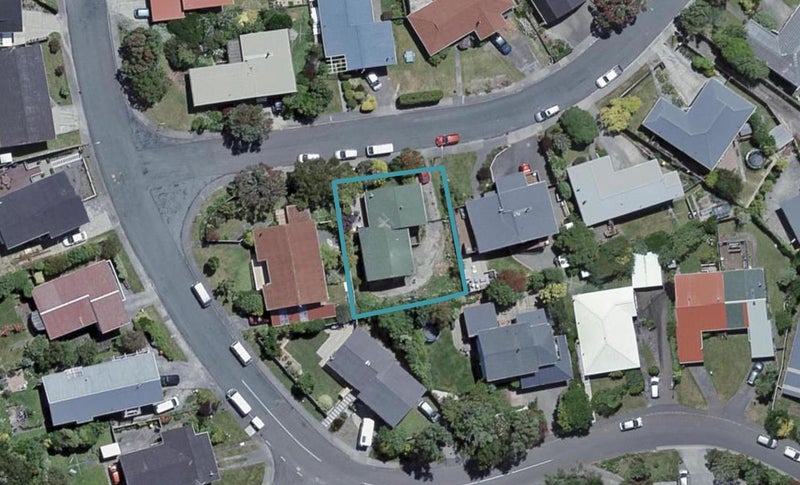 4 Safari Crescent, Johnsonville, Wellington - Carousel 1