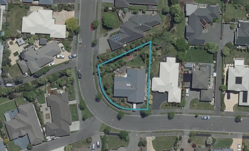 15 Aylsham Lane, Casebrook, Christchurch - Carousel 1