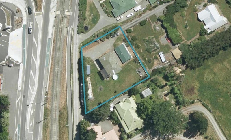 8B Ferry Road, Spring Creek - Carousel 1
