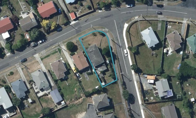 15 Te Puke Street, Titahi Bay, Porirua - Carousel 1