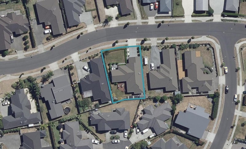 14 Tallentire Crescent, Huntington, Hamilton - Carousel 1