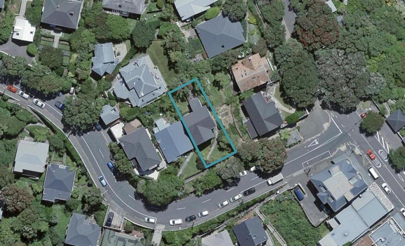 2 Plunket Street, Kelburn, Wellington - Carousel 1