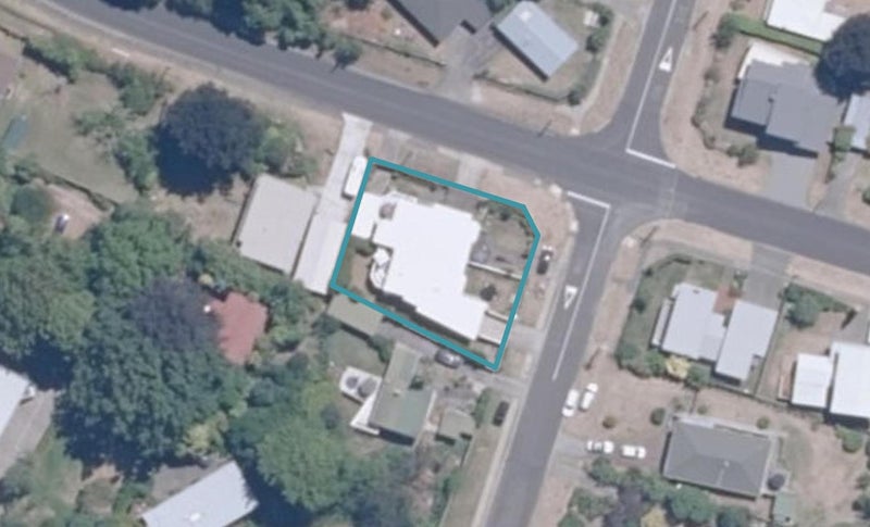 17 Otupai Street, Two Mile Bay, Taupo - Carousel 1