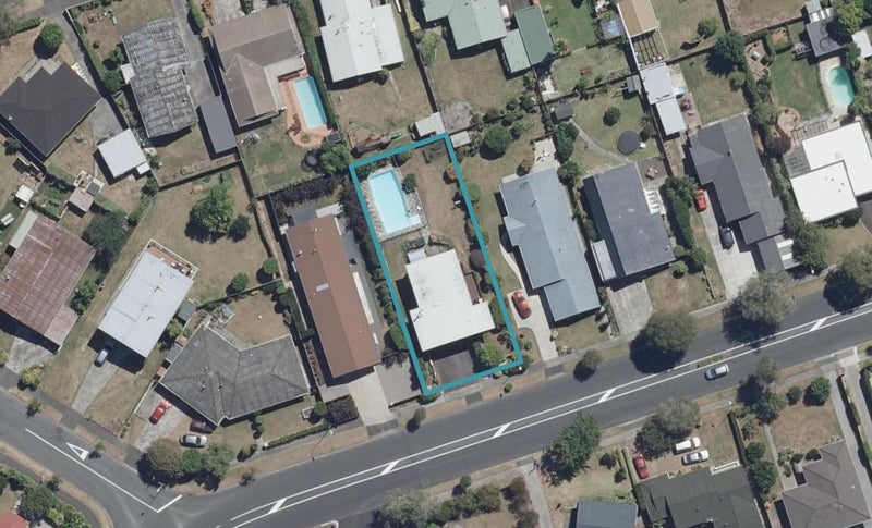 9 Glen Lynne Avenue, Queenwood, Hamilton - Carousel 1