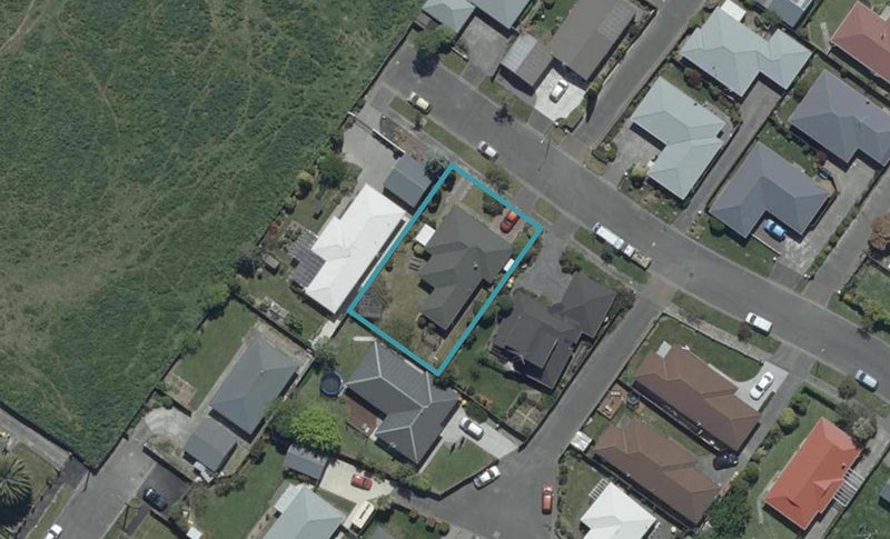 20 Honeysuckle Place, Northcote, Christchurch - Carousel 1