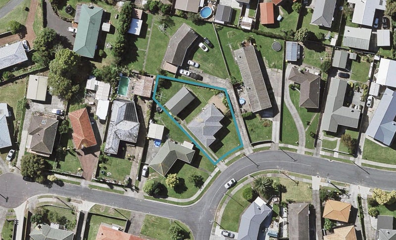 71 Dale Crescent, Pakuranga, Auckland - Carousel 1