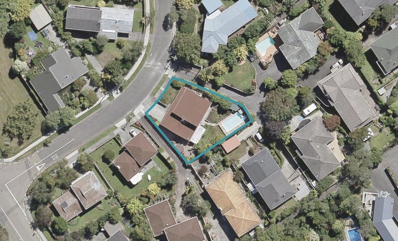 9 Dowling Grove, Silverstream, Upper Hutt - Carousel 1