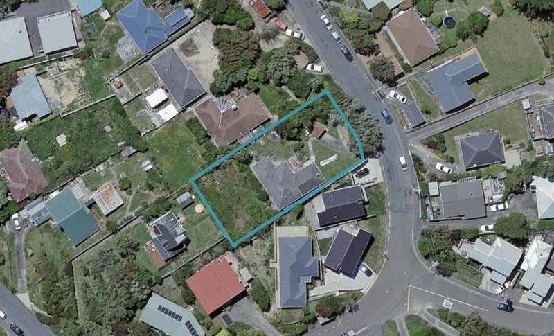 32 Lyndfield Lane, Newlands, Wellington - Carousel 1