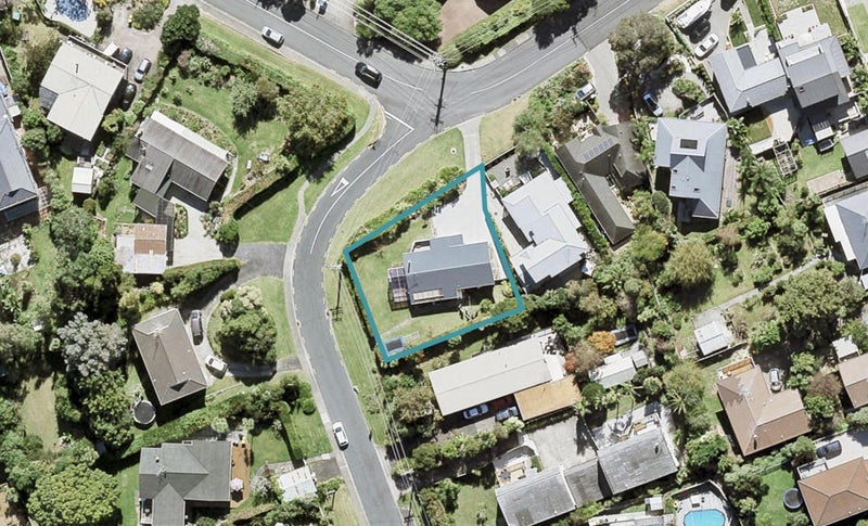 2/1 Wairere Road, Torbay, Auckland - Carousel 1
