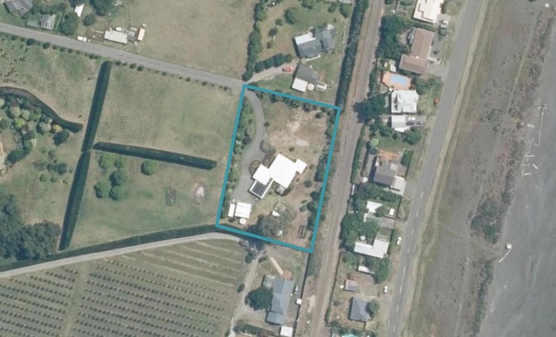 18 Scarrott Road, Bay View, Napier - Carousel 1