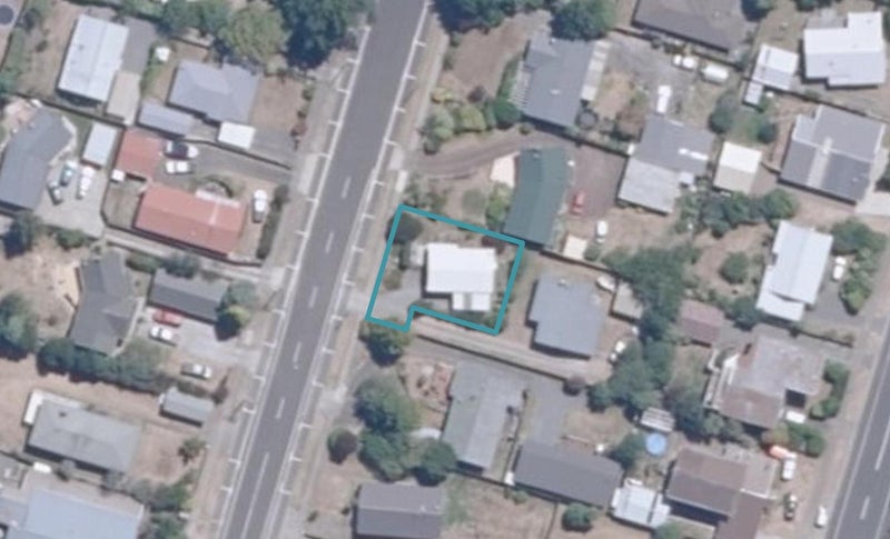 16 Frederick Street, Two Mile Bay, Taupo - Carousel 1