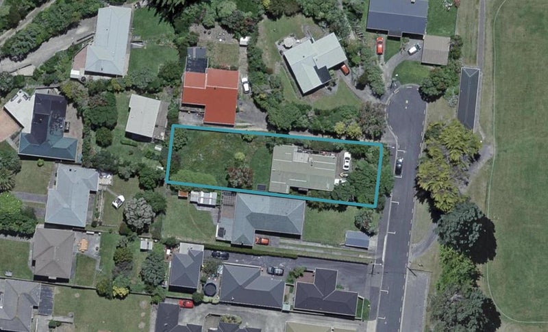 17 Pinkerton Grove, Newlands, Wellington - Carousel 1