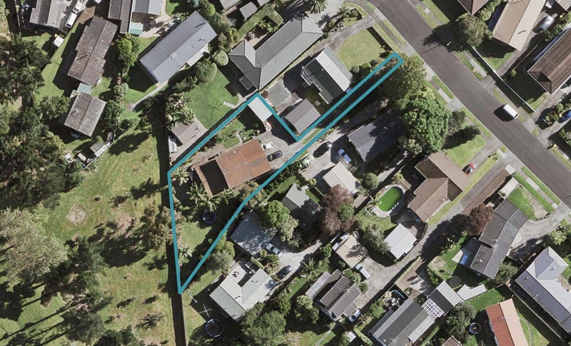 16 Oakmont Place, Wattle Downs, Auckland - Carousel 1