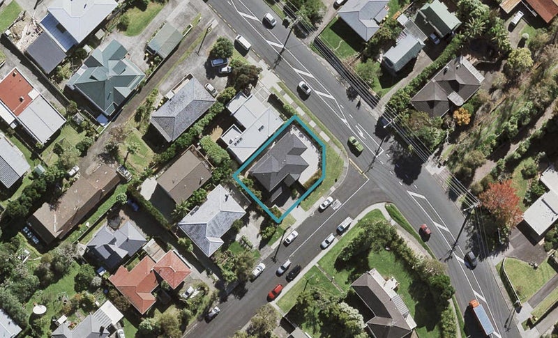 1 Holland Road, Hillcrest, Auckland - Carousel 1