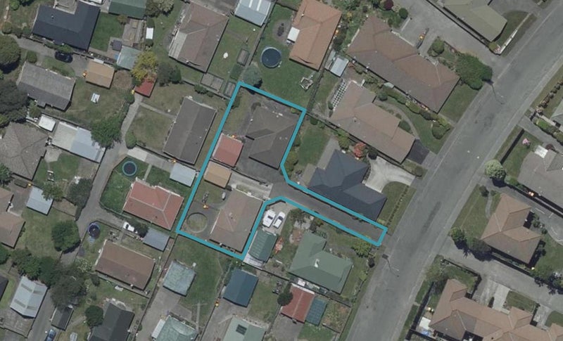 2/5 Peebles Drive, Hei Hei, Christchurch - Carousel 1