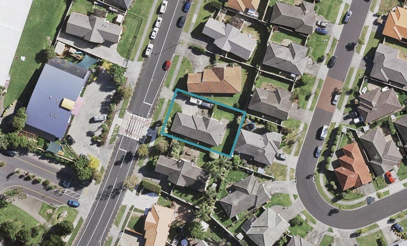 63 Riverton Drive, Randwick Park, Auckland - Carousel 1