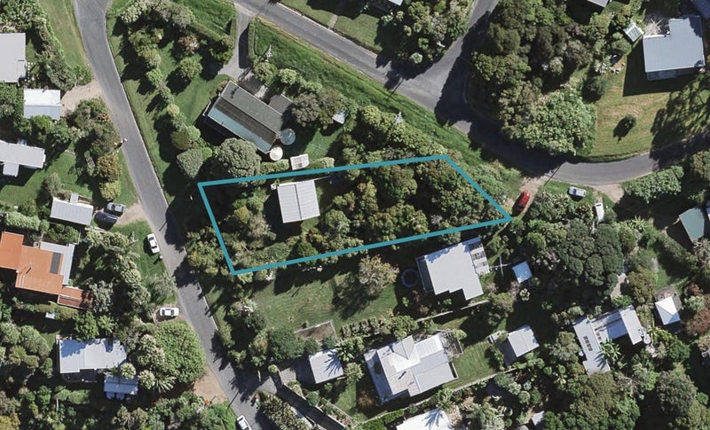38 Kiwi Street, Oneroa, Waiheke Island - Carousel 1