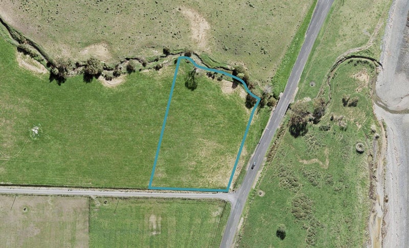 1437 East Coast Road, WHAKATIWAI, MIRANDA - Carousel 1
