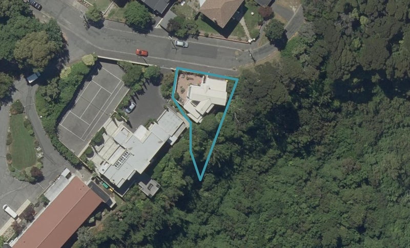 18 Tolcarne Avenue, Maori Hill, Dunedin - Carousel 1