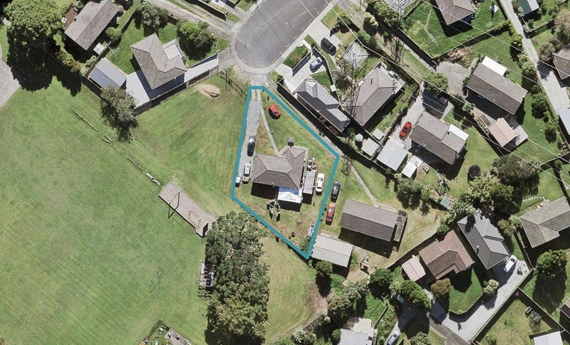 34 Doone Place, Massey, Auckland - Carousel 1