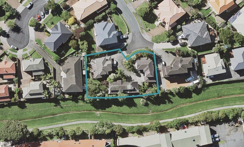 2/5 Winton Court, Somerville, Manukau - Carousel 1