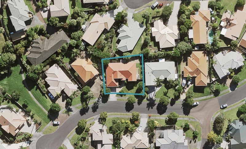 19 Westminster Gardens, Unsworth Heights, Auckland - Carousel 1