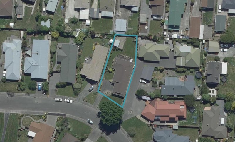 18 Regency Crescent, Redwood, Christchurch - Carousel 1