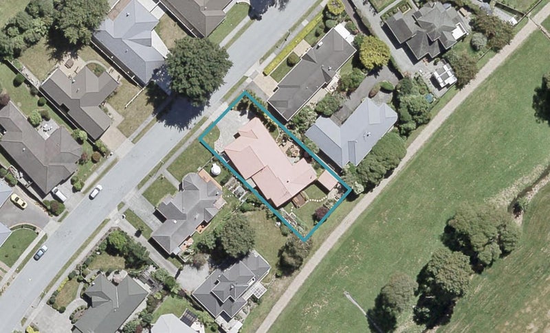 5 Mary Huse Grove, Manor Park, Lower Hutt - Carousel 1