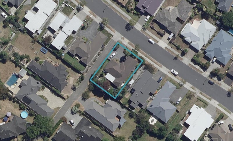 98 Saint James Drive, Huntington, Hamilton - Carousel 1