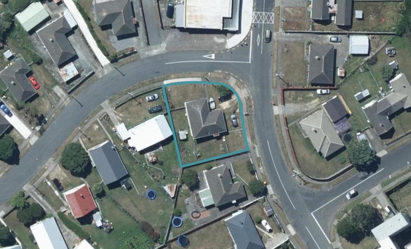 14 Fawn Street, Cannons Creek, Porirua - Carousel 1