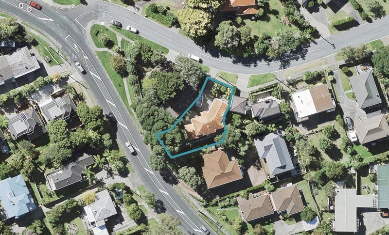 1C Brighton Terrace, Mairangi Bay, Auckland - Carousel 1