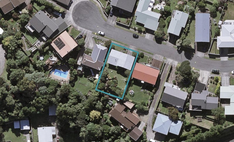 15 Longview Drive, Merrilands, New Plymouth - Carousel 1