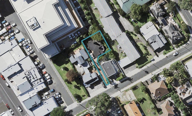 8A Blomfield Spa, Takapuna, Auckland - Carousel 1