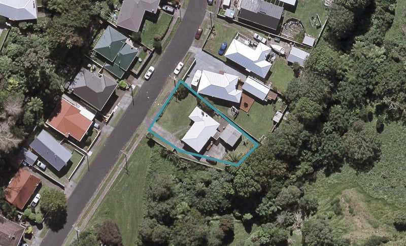 43 Pembroke Street, Westown, New Plymouth - Carousel 1