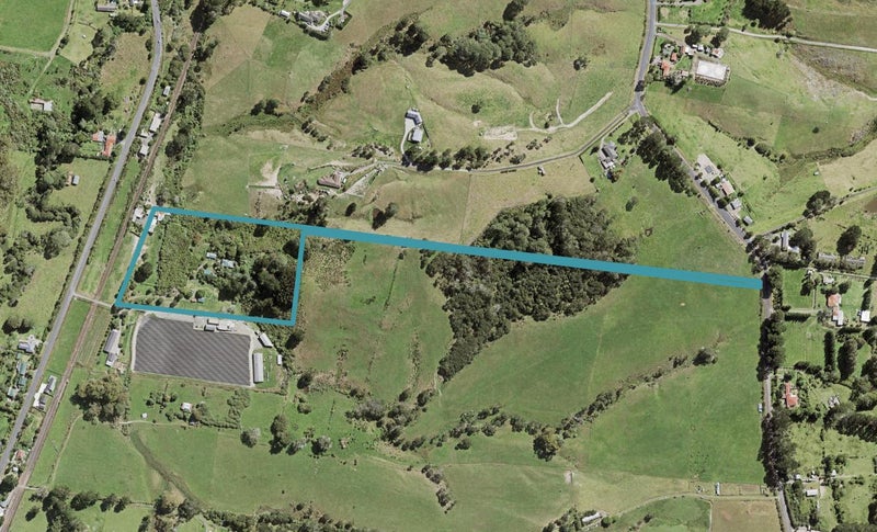133A Waitakere Road, Waitākere, Auckland - Carousel 1
