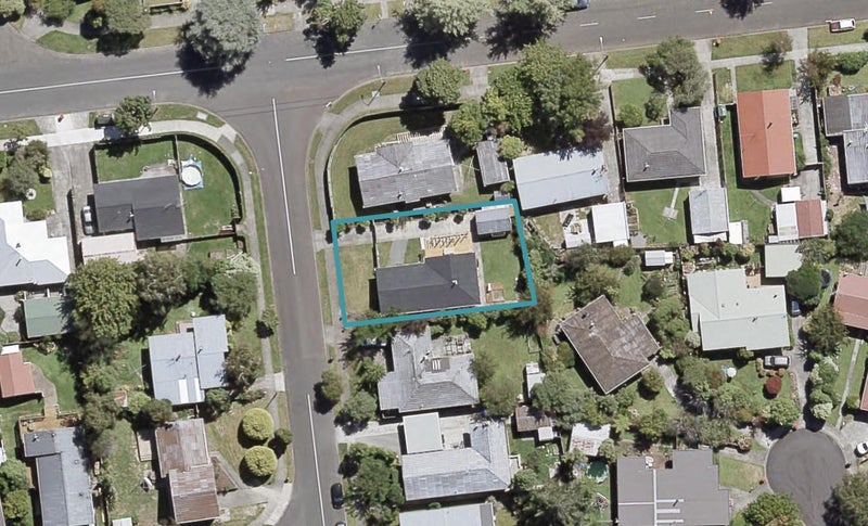 3 Brightwater Crescent, Totara Park, Upper Hutt - Carousel 1