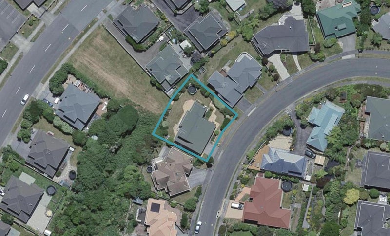 10 Myers Grove, Churton Park, Wellington - Carousel 1