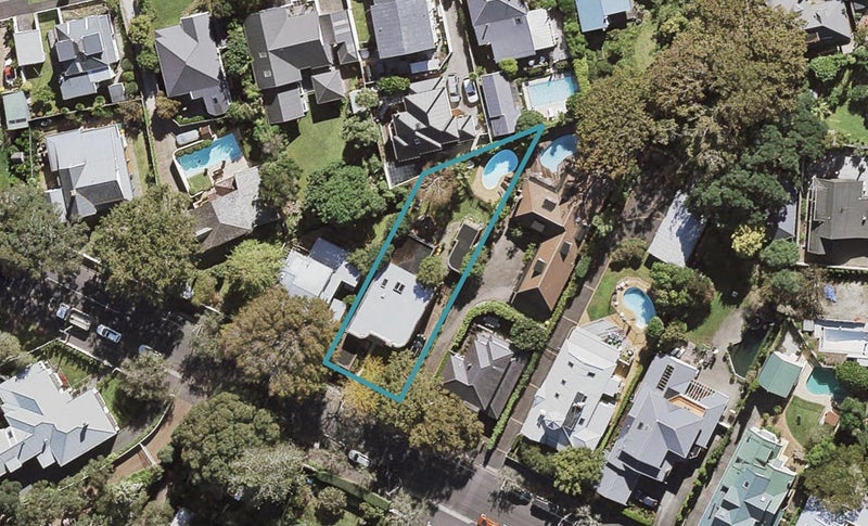 15 Clarence Road, Northcote Point, Auckland - Carousel 1