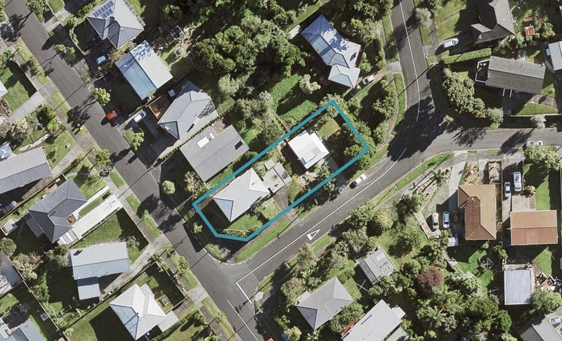 42 Rosamund Avenue, New Windsor, Auckland - Carousel 1