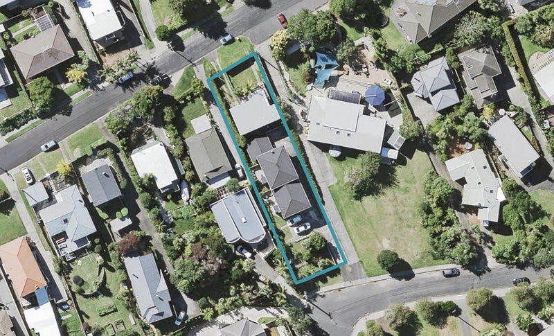 2/11 Jutland Street, Mairangi Bay, Auckland - Carousel 1