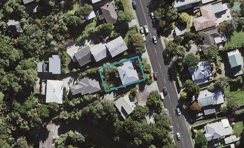 148 Glenfield Road, Birkenhead, Auckland - Carousel 1