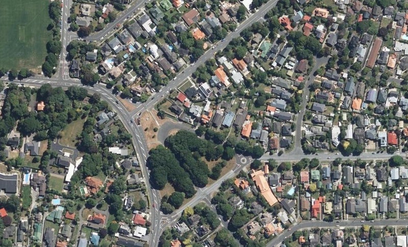 3 Puriri Street, Woburn, Lower Hutt - Carousel 1