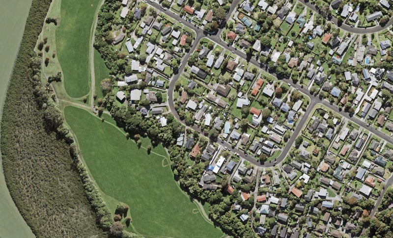 14 Taioma Crescent, Te Atatu Peninsula, Auckland - Carousel 1