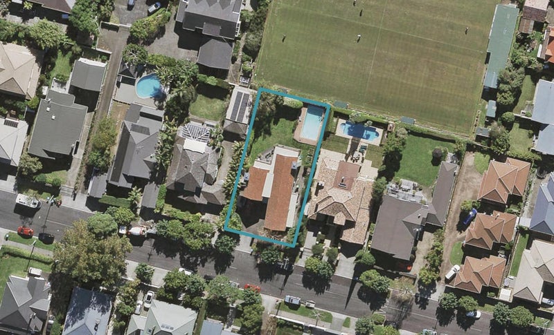 13 King George Avenue, Epsom, Auckland - Carousel 1