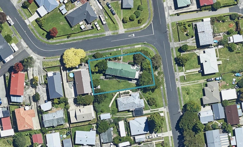 2 The Drive, Brookfield, Tauranga - Carousel 1
