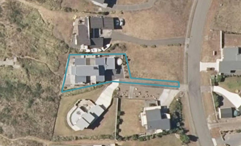 55 Kent Avenue, Waitārere Beach, Levin - Carousel 1
