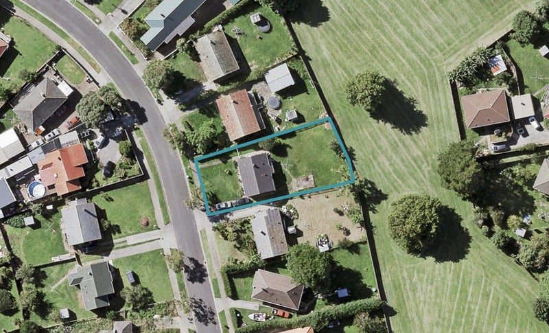 12 Wimbledon Crescent, Glen Innes, Auckland - Carousel 1